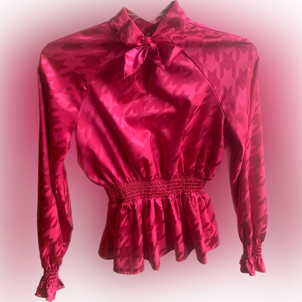LOVE by Design Pink Blouse size M Dress Shirt Work Blouse